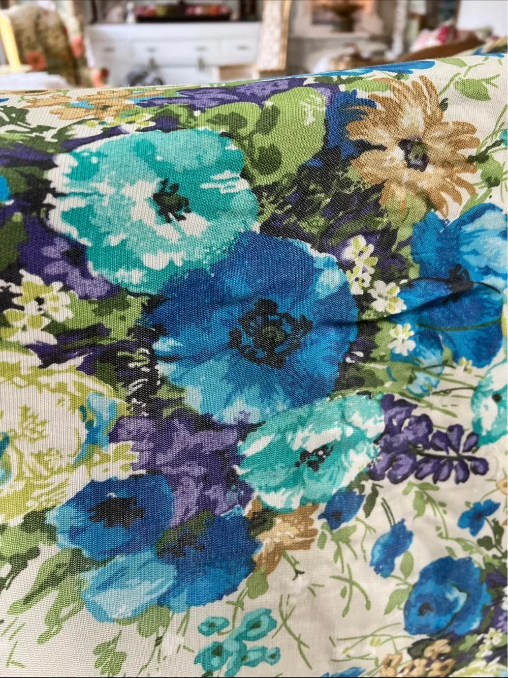 Blue Floral Vintage Comforter Throw - Cream Background
